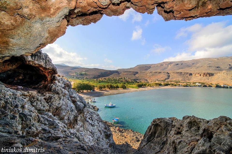 Beachfront Kato Appartement *